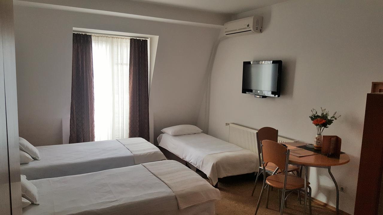 Hotel Topcider Belgrado Exterior foto
